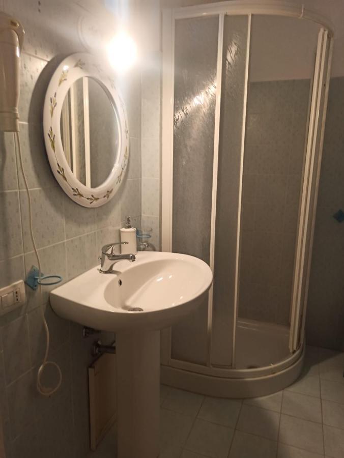 Omu Axiu Hotel Orroli Buitenkant foto